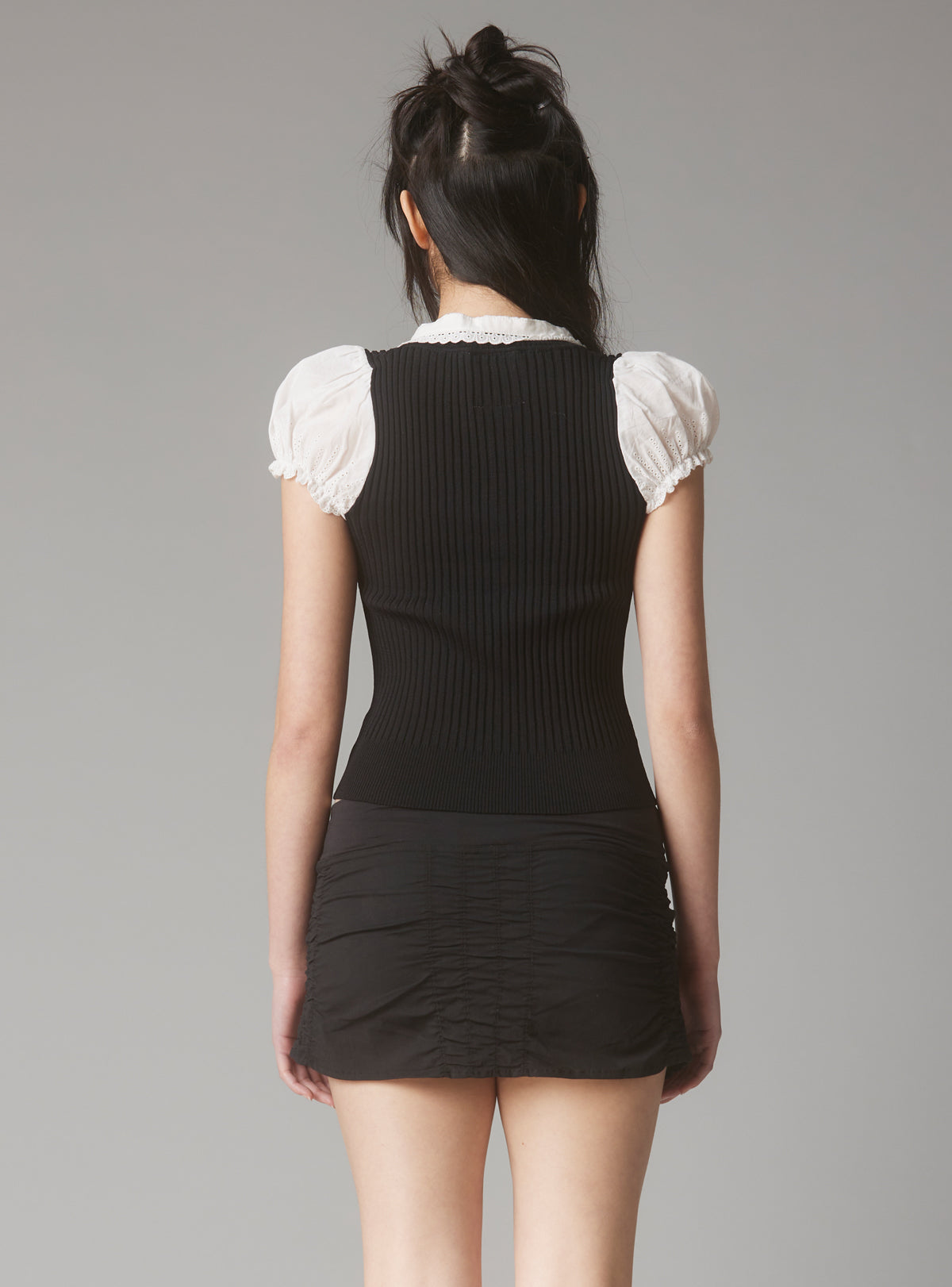Yima Top - UNIF Featured