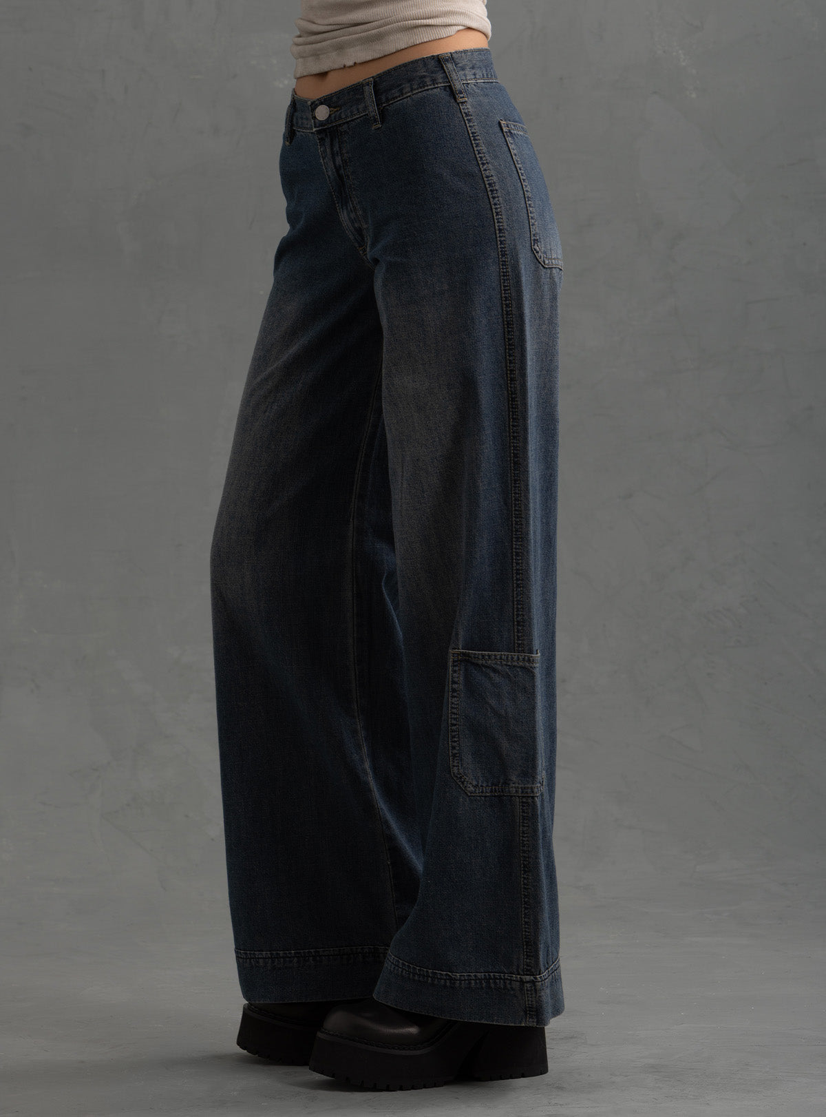 Serif Pants - UNIF Value