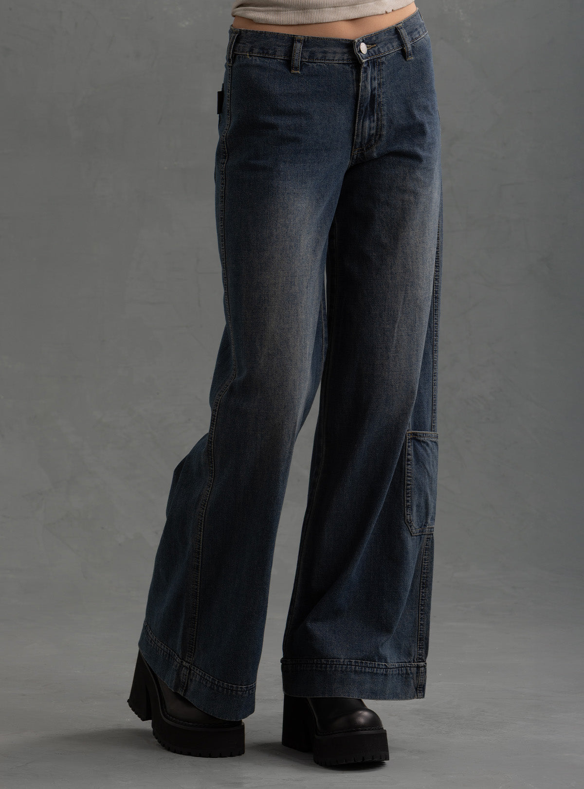 Serif Pants - UNIF Value