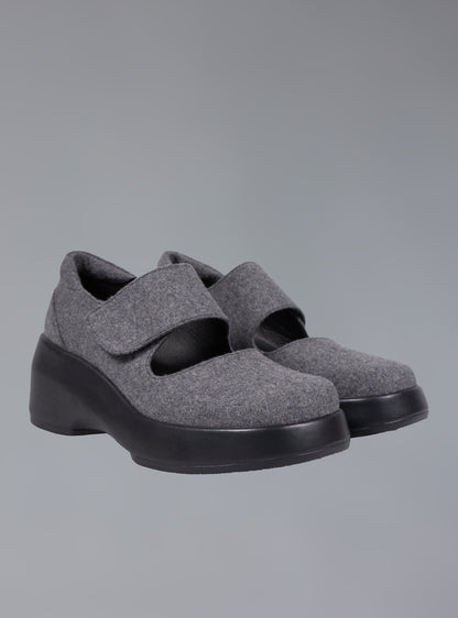 Felt Platform Sandal In Grey - UNIF Classic