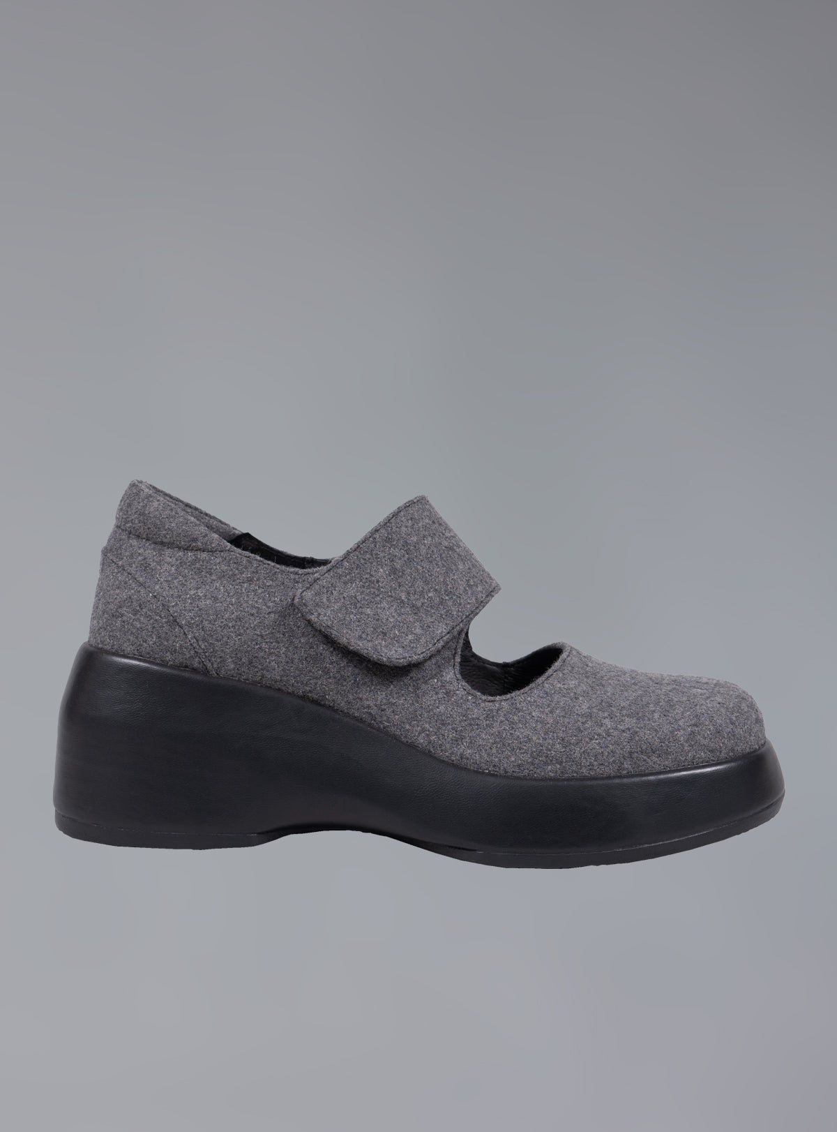 Felt Platform Sandal In Grey - UNIF Classic