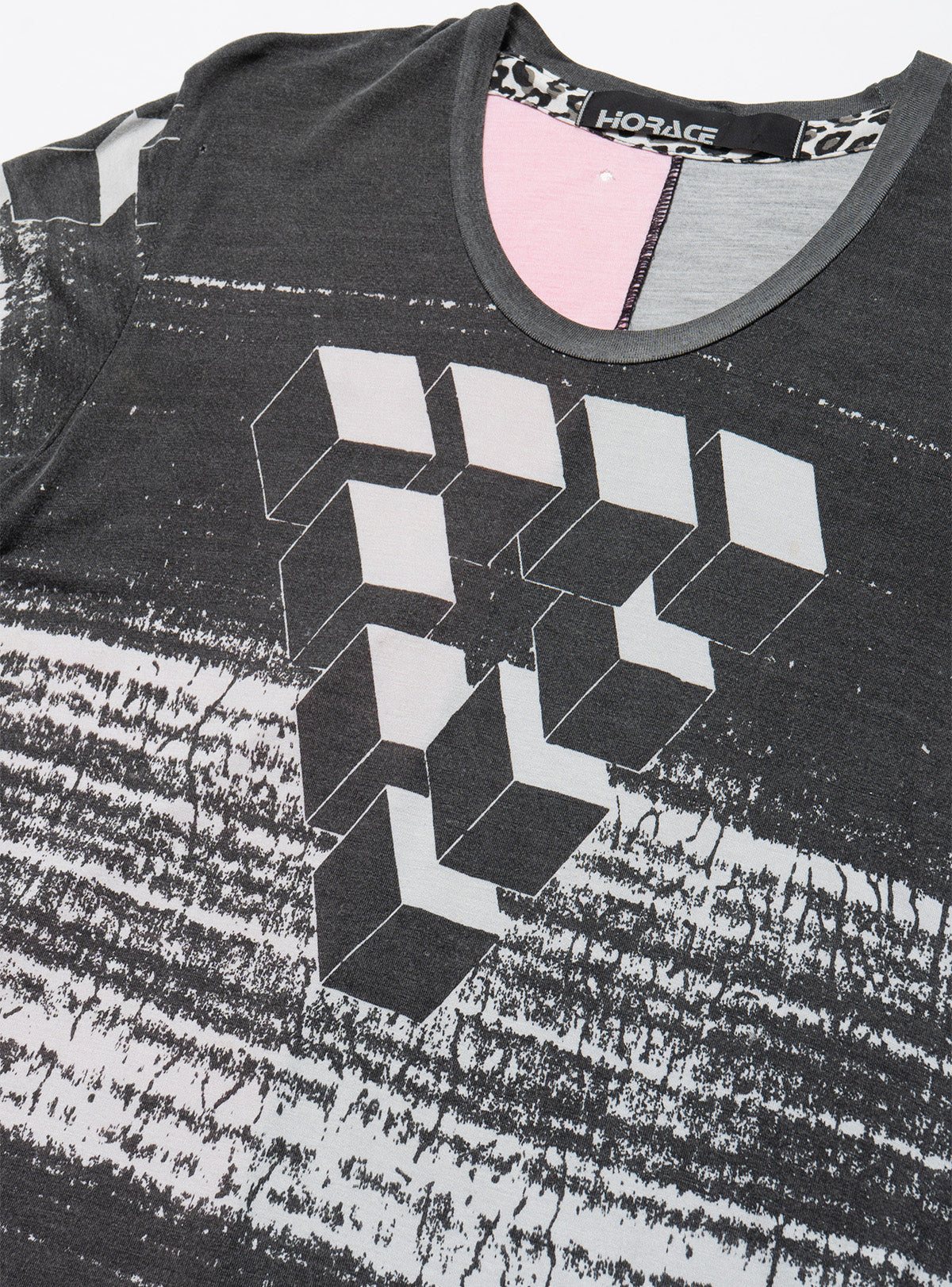 Vintage Horace 3D Cube Tee - UNIF Smart Buy