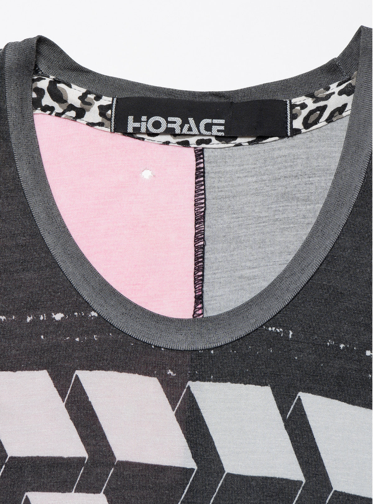 Vintage Horace 3D Cube Tee - UNIF Smart Buy